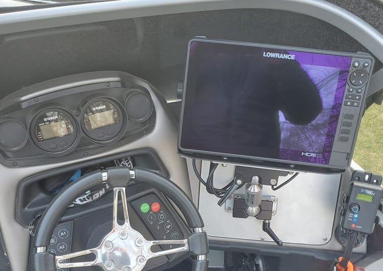 console mounted fish finder